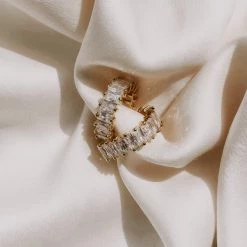 Wholesale ⌛ HEYMAEVE House of Highclere Small Hoops - 👩 women 😍 -Beacon Sales Store ccced839ce194541a42ae0566ae62c93 1080x