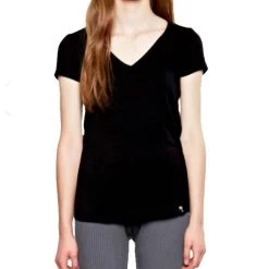 New 🎁 Michael Lauren Kendrick Short Sleeve Fitted Vneck Tee in Black - 👩 women ❤️