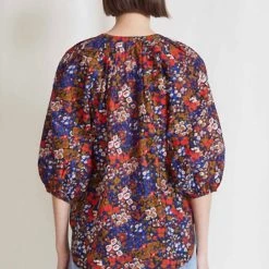 Discount 👍 Apiece Apart Mitte Top in Bold Blomster Red - 👩 women ⭐ -Beacon Sales Store dcbfc8f0dc784ed1b10f2a0fa49032d3 01aca5aa 0a2d 4611 8177 0fb8a7f23dc8 1080x
